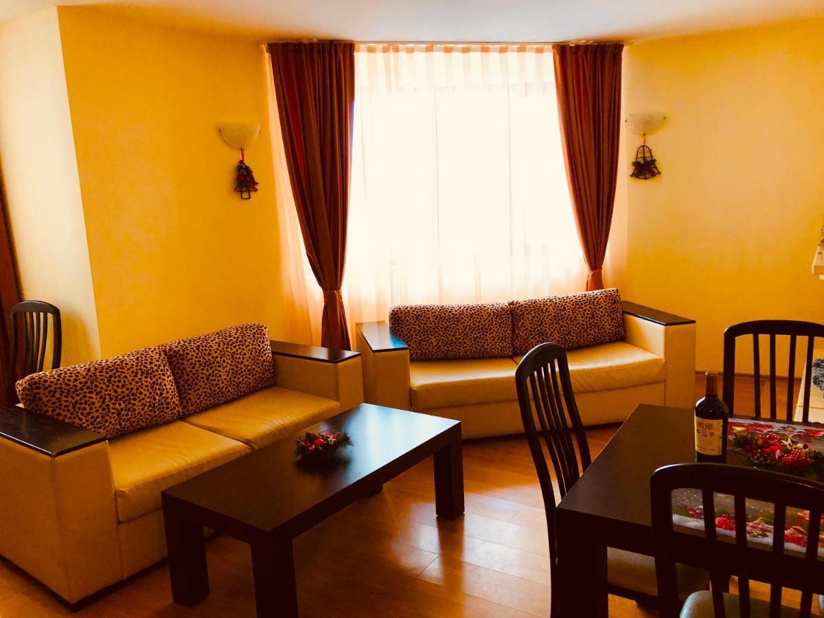 Apartment 507 The Castle 1 ปอมโปโรโว ภายนอก รูปภาพ