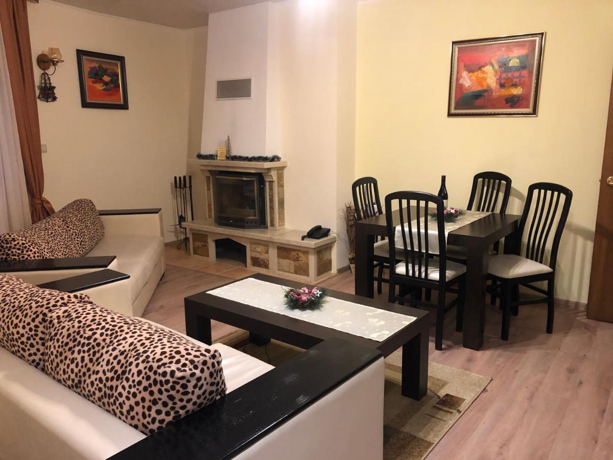 Apartment 507 The Castle 1 ปอมโปโรโว ภายนอก รูปภาพ